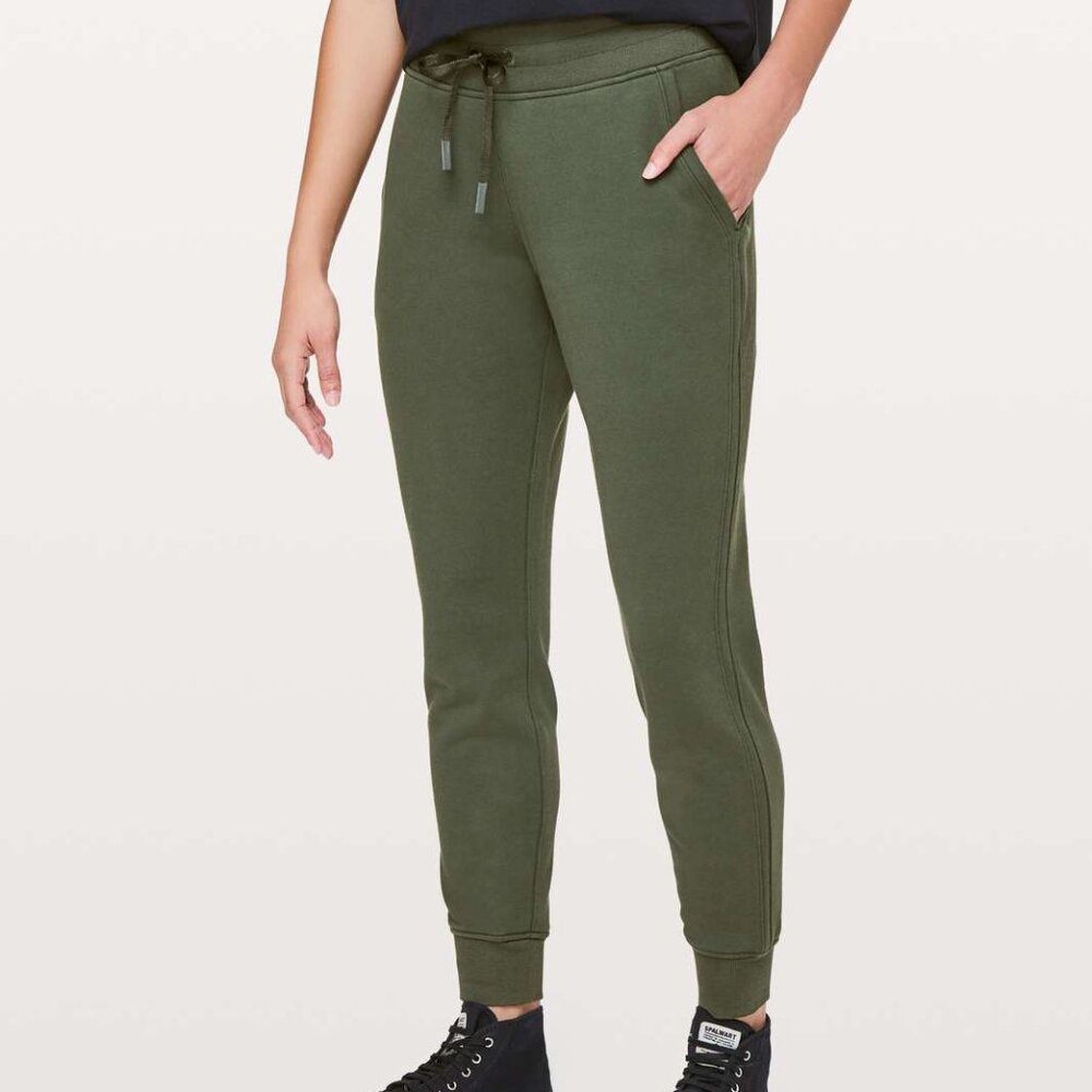 Lululemon Athletica Green Joggers with Tapered Ankle Cuffs